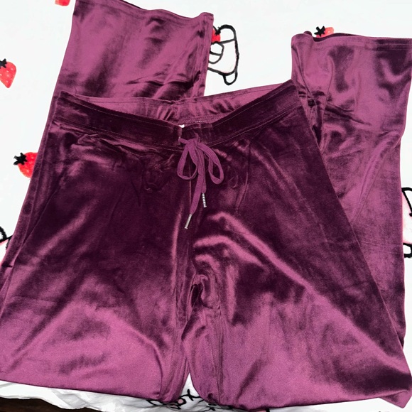 Juicy Couture women’s velvet fleece pajama - Picture 5 of 5